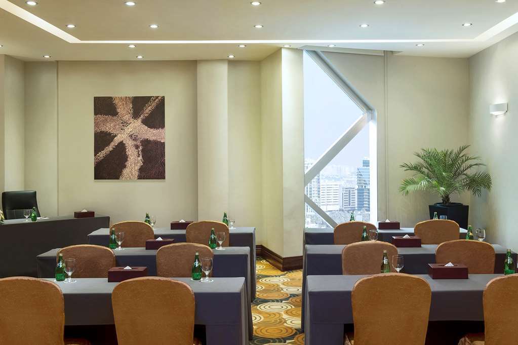 City Seasons Towers 4*. City Seasons Towers Hotel Dubai. City Seasons Towers Hotel Dubai 4. City Seasons Towers ОАЭ, Дубай, khalifa bin Zayed Road, Mankhool.